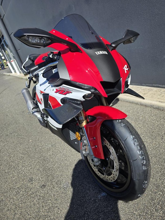 2025 Yamaha YZF-R1 70th Anniversary R1
