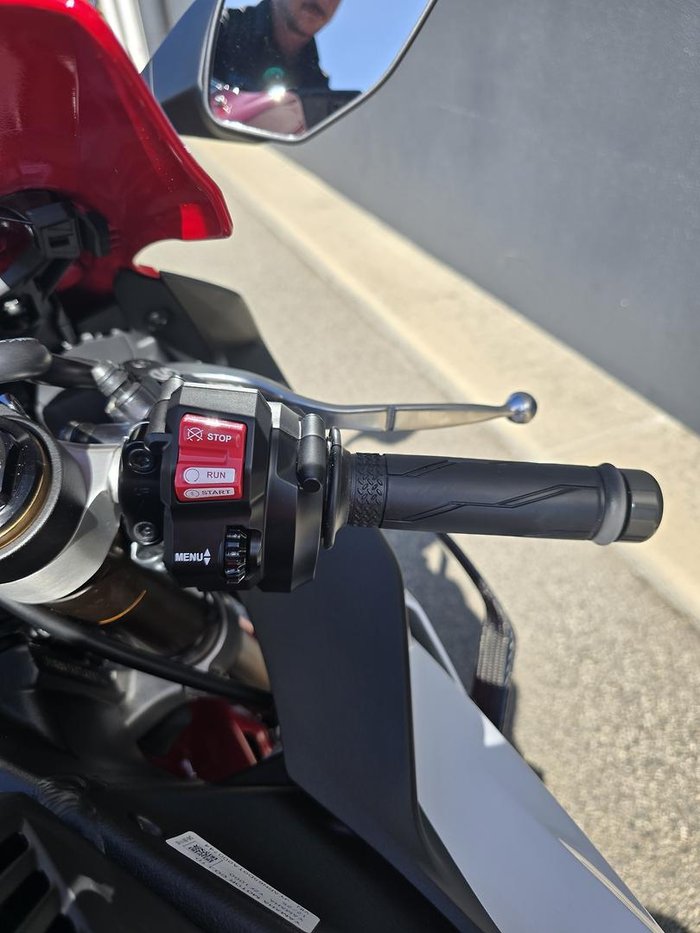 2025 Yamaha YZF-R1 70th Anniversary R1