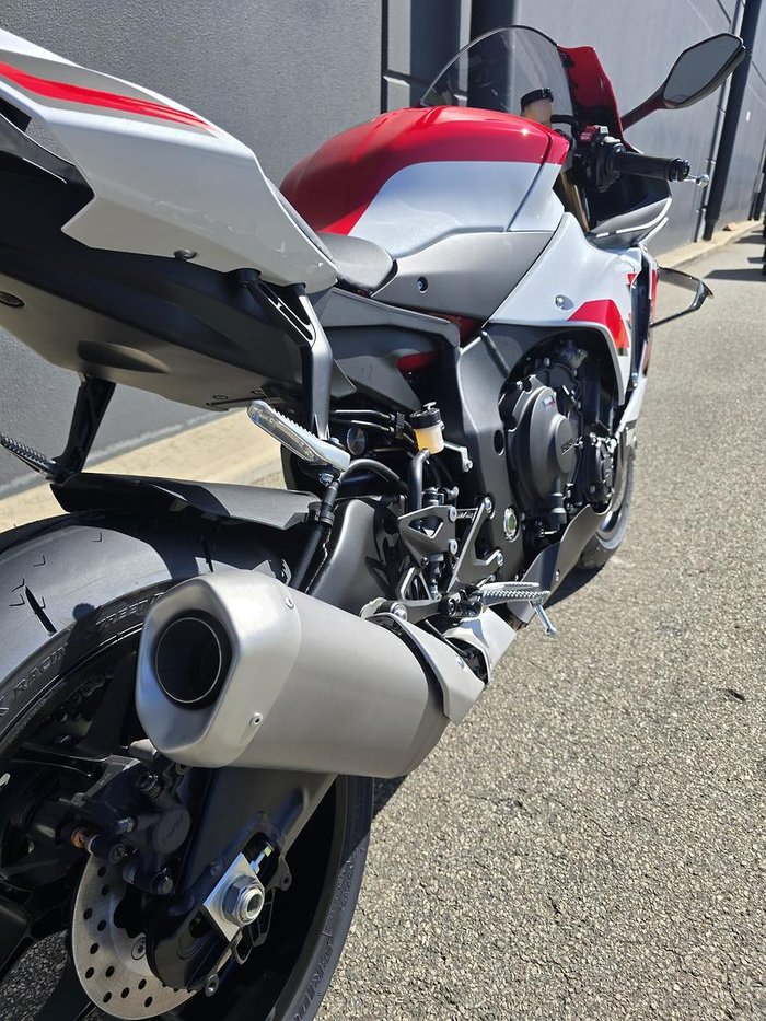 2025 Yamaha YZF-R1 70th Anniversary R1