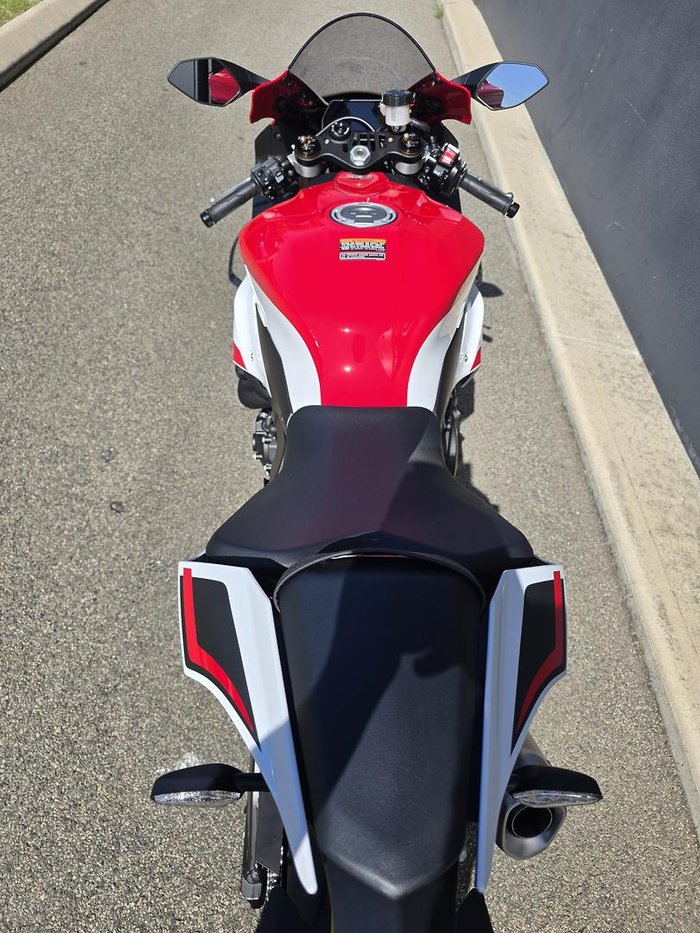 2025 Yamaha YZF-R1 70th Anniversary R1