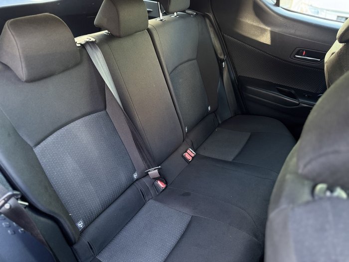 2019 Toyota C-HR (AWD)