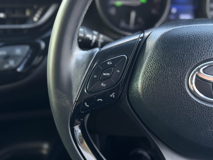 2019 Toyota C-HR (AWD)