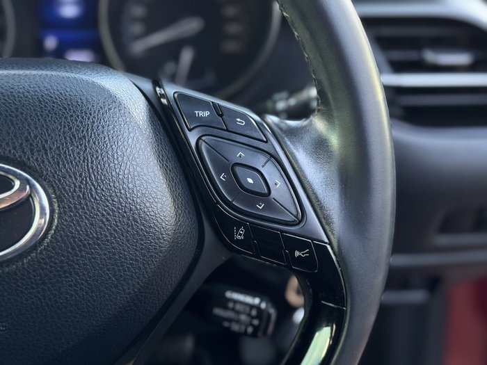 2019 Toyota C-HR (AWD)