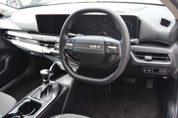 2025 Kia K4 S
