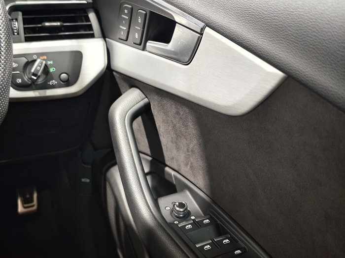 2019 Audi A4 45 TFSI S line