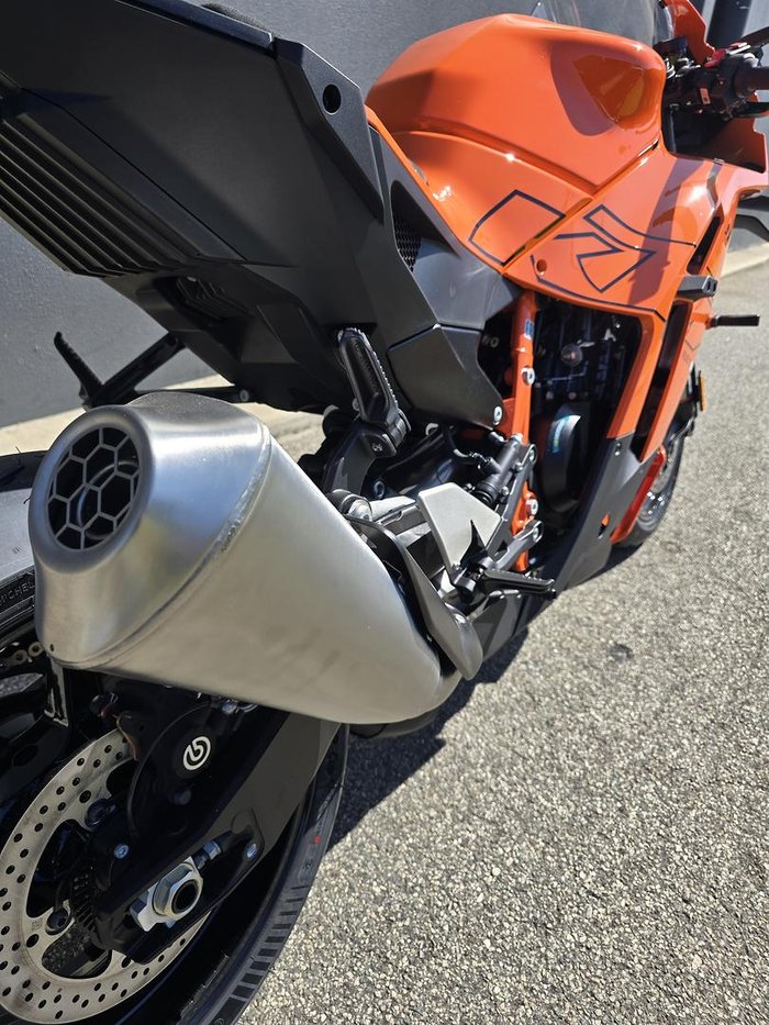 2025 KTM 990 RC R RC Orange