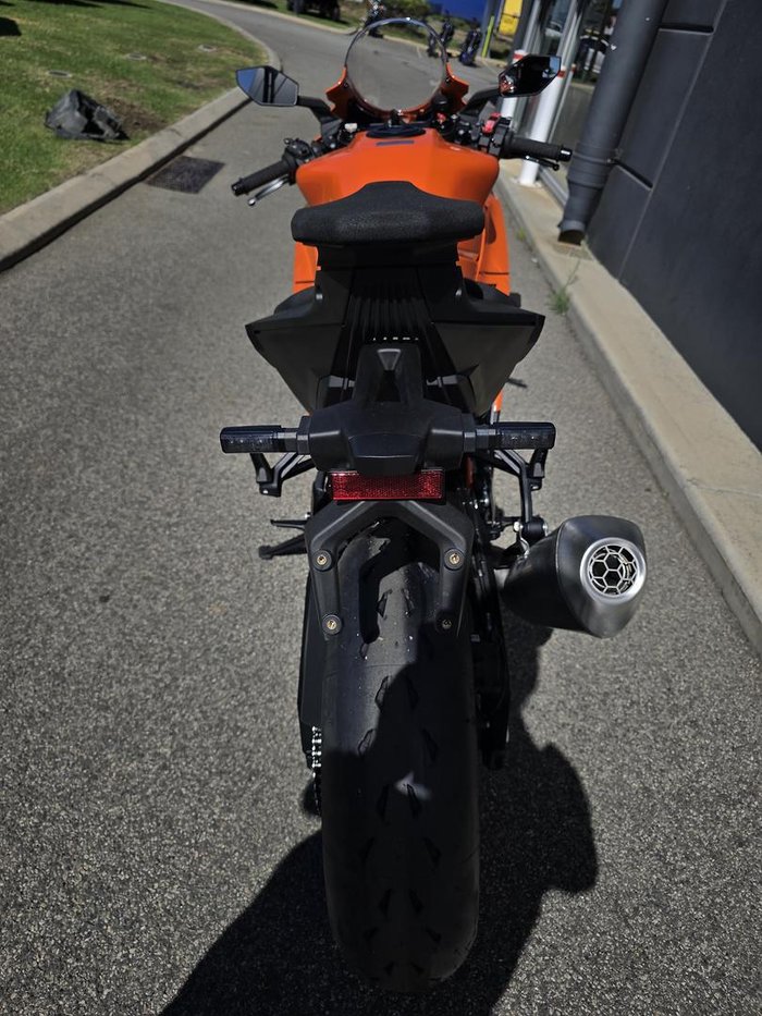 2025 KTM 990 RC R RC Orange