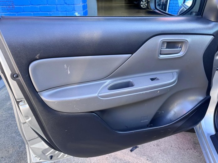 2017 Mitsubishi Triton GLX MQ MY17 4x2 Titanium