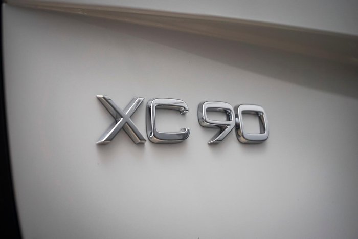 2025 Volvo XC90 Plus B5 Bright