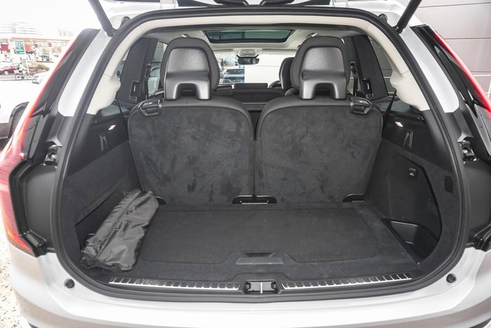2025 Volvo XC90 Plus B5 Bright