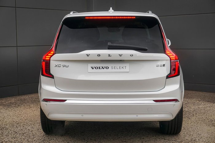 2025 Volvo XC90 Plus B5 Bright