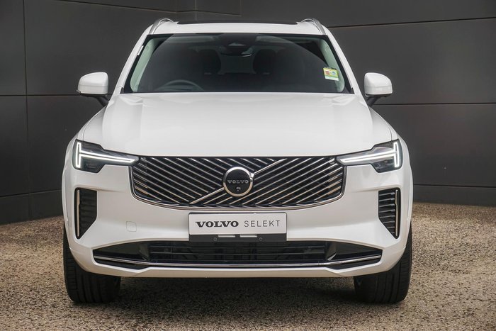 2025 Volvo XC90 Plus B5 Bright