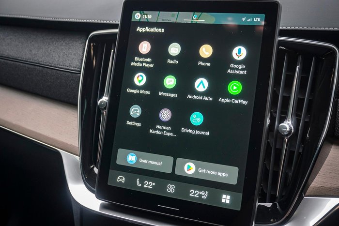2025 Volvo XC90 Plus B5 Bright