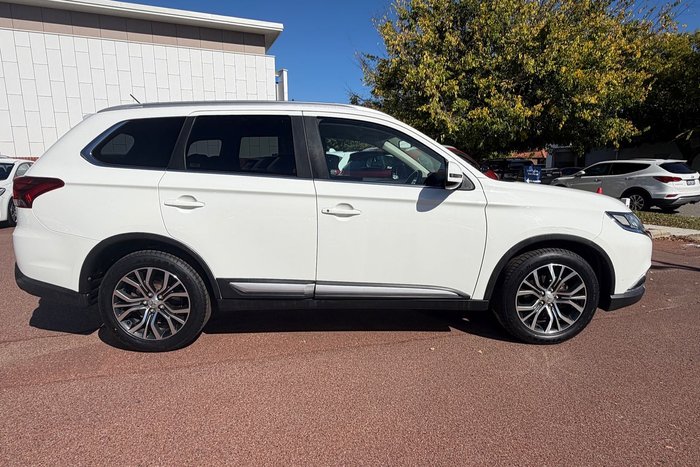 2015 Mitsubishi Outlander LS