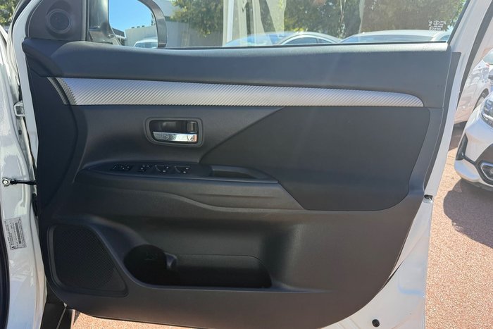 2015 Mitsubishi Outlander LS