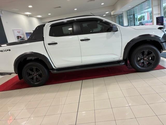 2025 Isuzu D-MAX X-TERRAIN