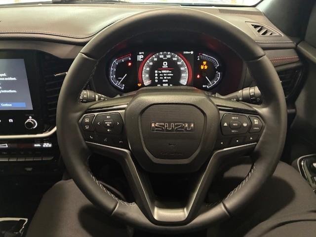 2025 Isuzu MU-X X-TERRAIN