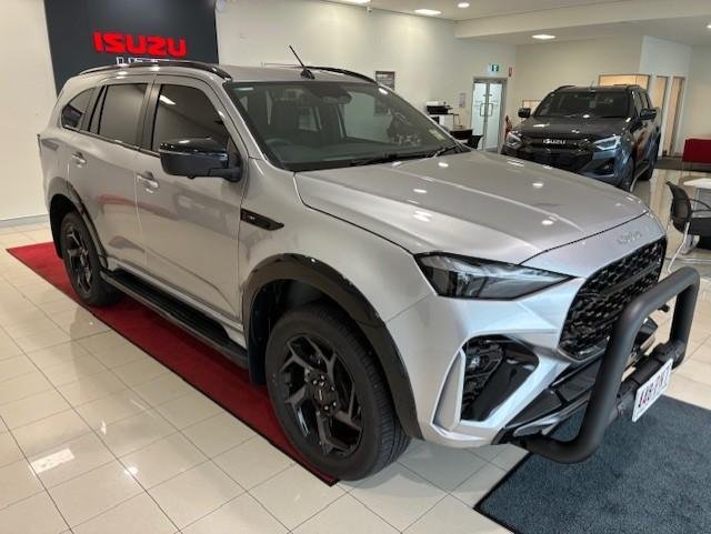 2025 Isuzu MU-X X-TERRAIN