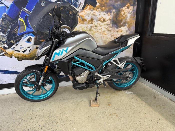 2021 CFMOTO 250 NK SILVER
