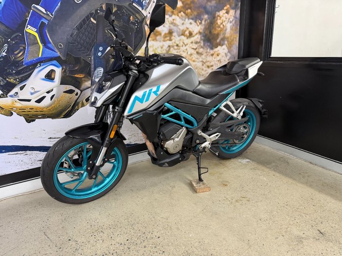 2021 CFMOTO 250 NK SILVER
