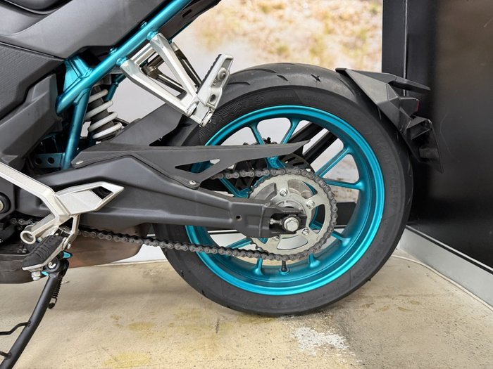 2021 CFMOTO 250 NK SILVER