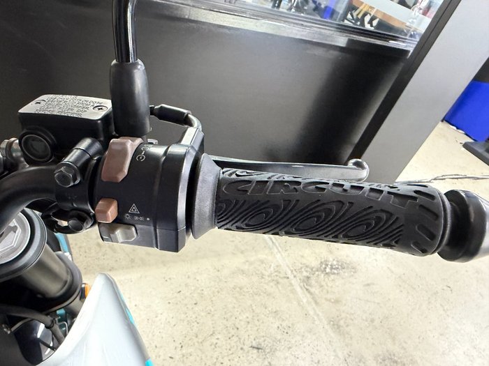 2021 CFMOTO 250 NK SILVER