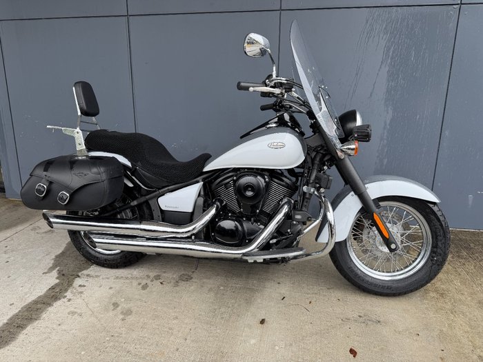 2021 Kawasaki VULCAN 900 (VN900) CLASSIC WHITE