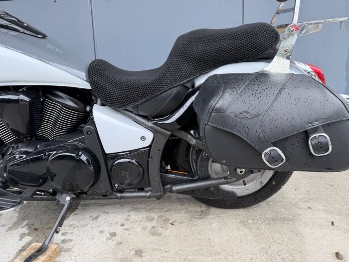 2021 Kawasaki VULCAN 900 (VN900) CLASSIC WHITE