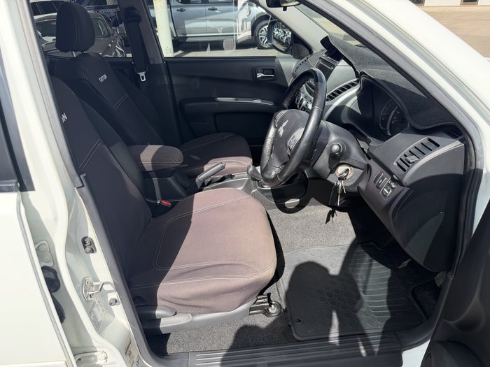 2014 Mitsubishi Triton