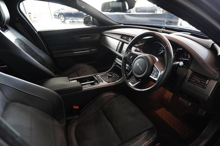 2017 Jaguar XF 30d S