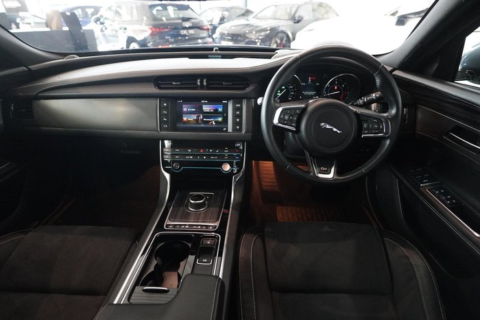 2017 Jaguar XF 30d S