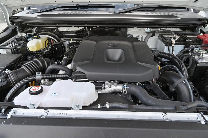 2025 Toyota Landcruiser Prado Altitude GDJ251R 4X4 Dual Range Frosted White