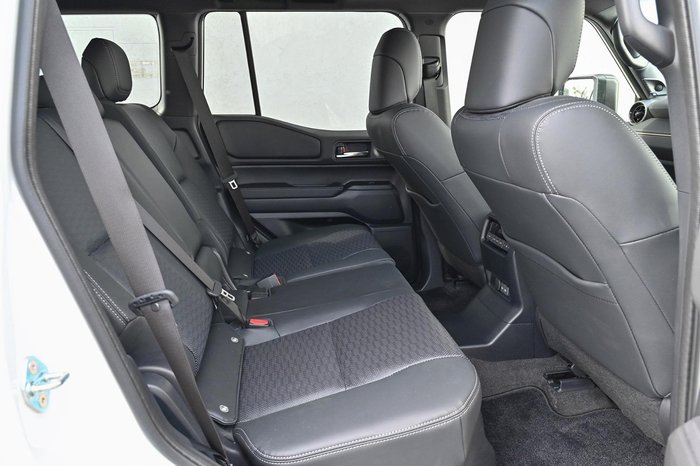 2025 Toyota Landcruiser Prado Altitude GDJ251R 4X4 Dual Range Frosted White