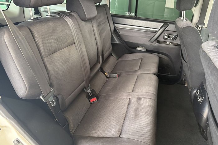 2011 Mitsubishi Pajero GLS