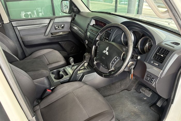 2011 Mitsubishi Pajero GLS