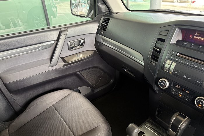 2011 Mitsubishi Pajero GLS