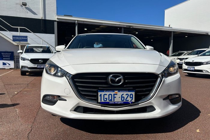 2018 Mazda 3 Neo Sport