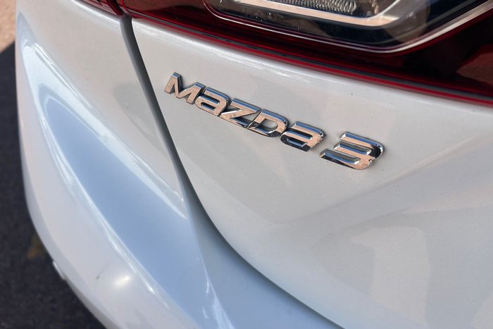 2018 Mazda 3 Neo Sport