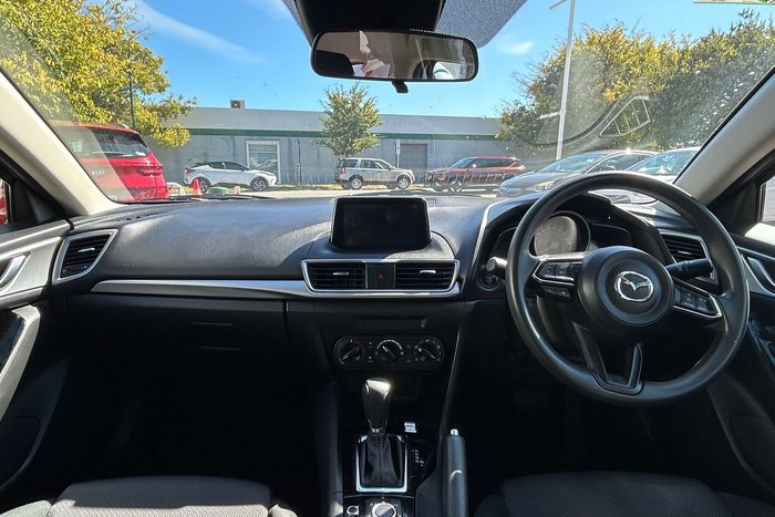 2018 Mazda 3 Neo Sport