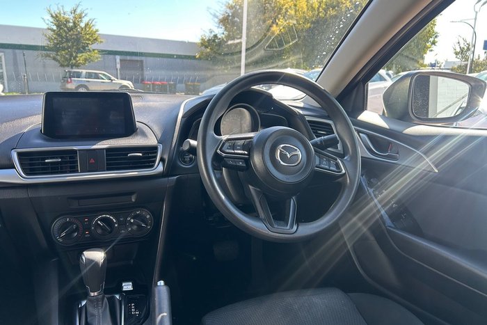 2018 Mazda 3 Neo Sport