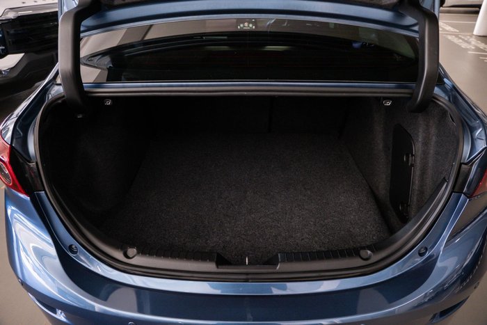 2018 Mazda 3 SP25