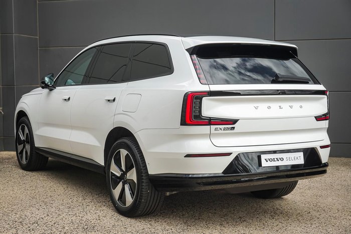 2025 Volvo EX90 Plus Twin Motor