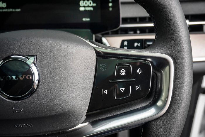 2025 Volvo EX90 Plus Twin Motor