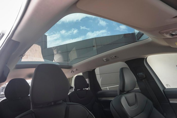 2025 Volvo EX90 Plus Twin Motor