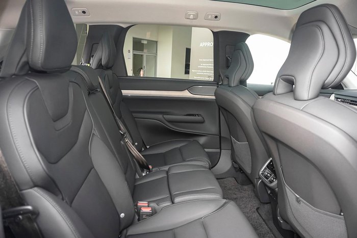 2025 Volvo EX90 Plus Twin Motor