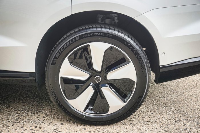 2025 Volvo EX90 Plus Twin Motor