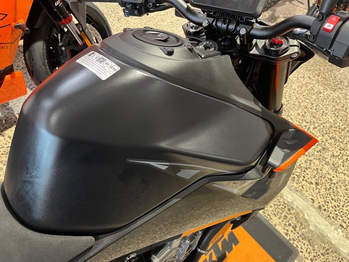 2024 KTM 990 Duke Duke Black