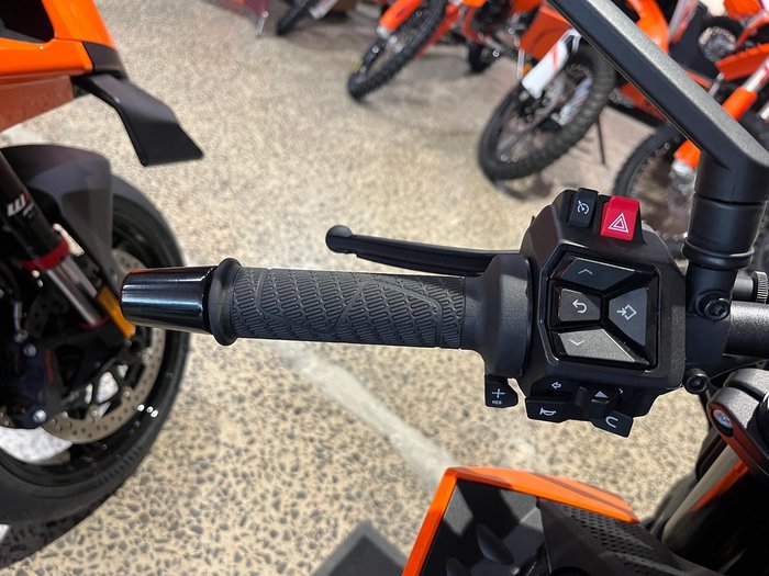 2024 KTM 990 Duke Duke Black