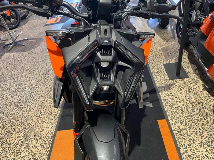 2024 KTM 990 Duke Duke Black