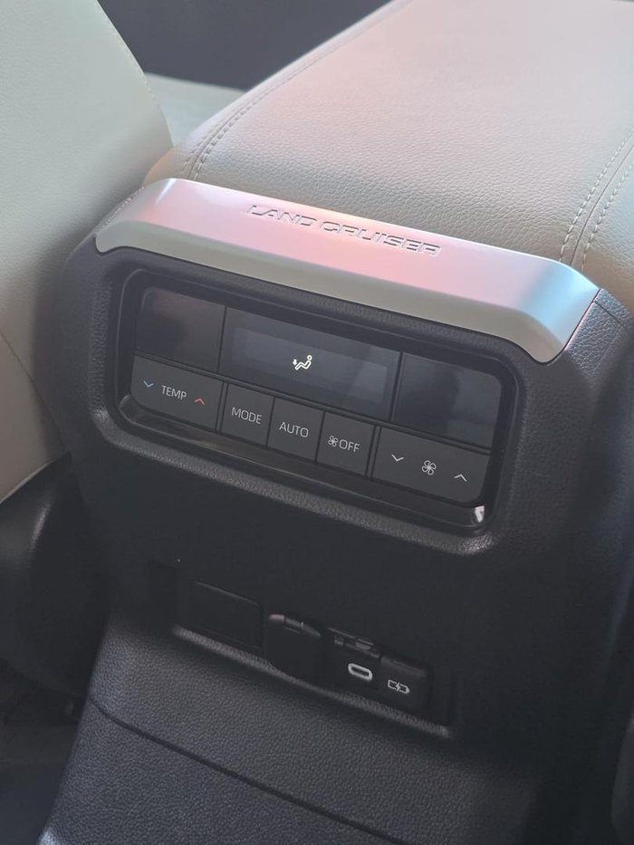 2025 Toyota Landcruiser Prado VX